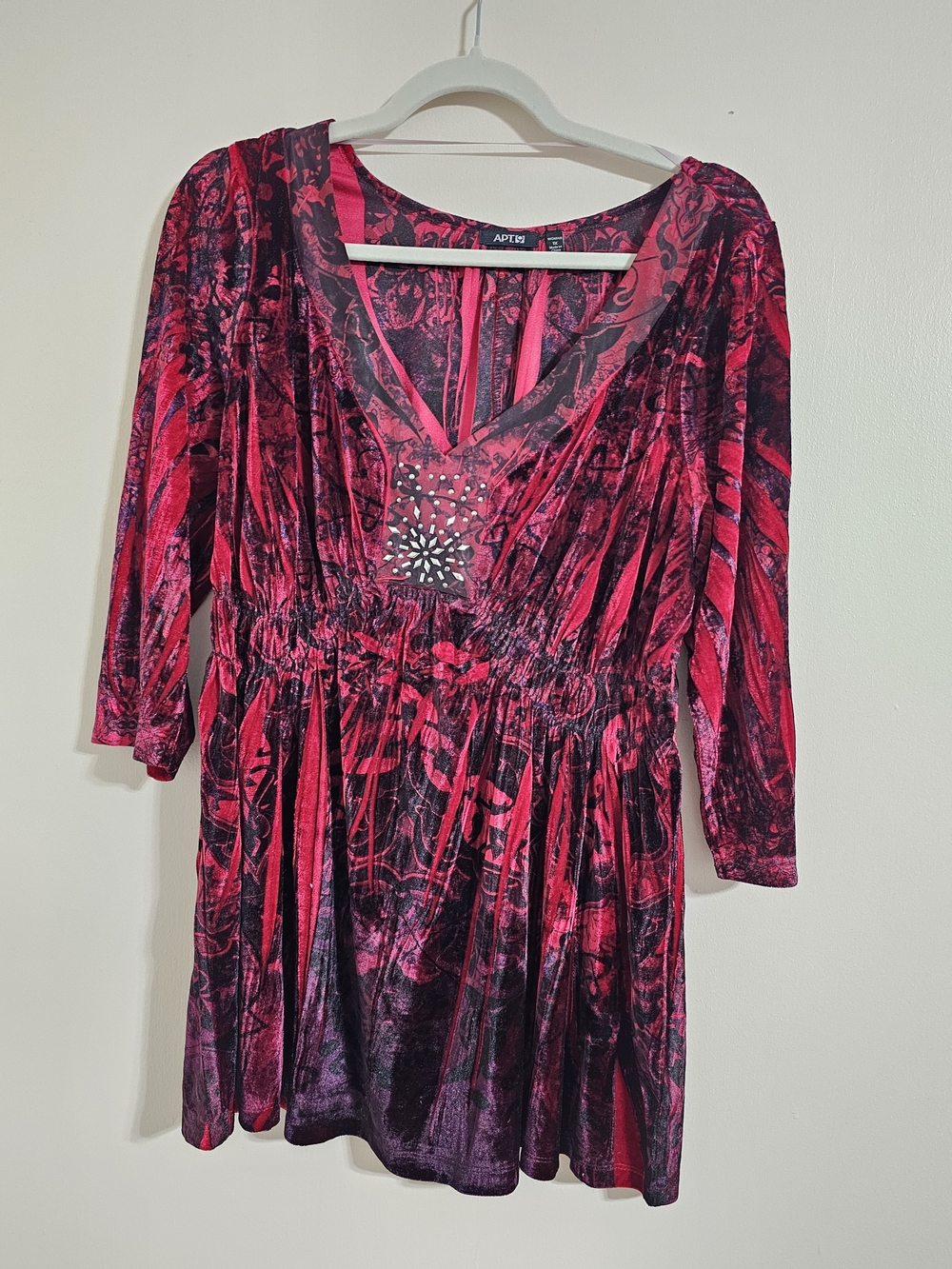 APT. 9 1X Red & Black Velvet Floral V-Neck Velvet Tunic Top Whimsygoth